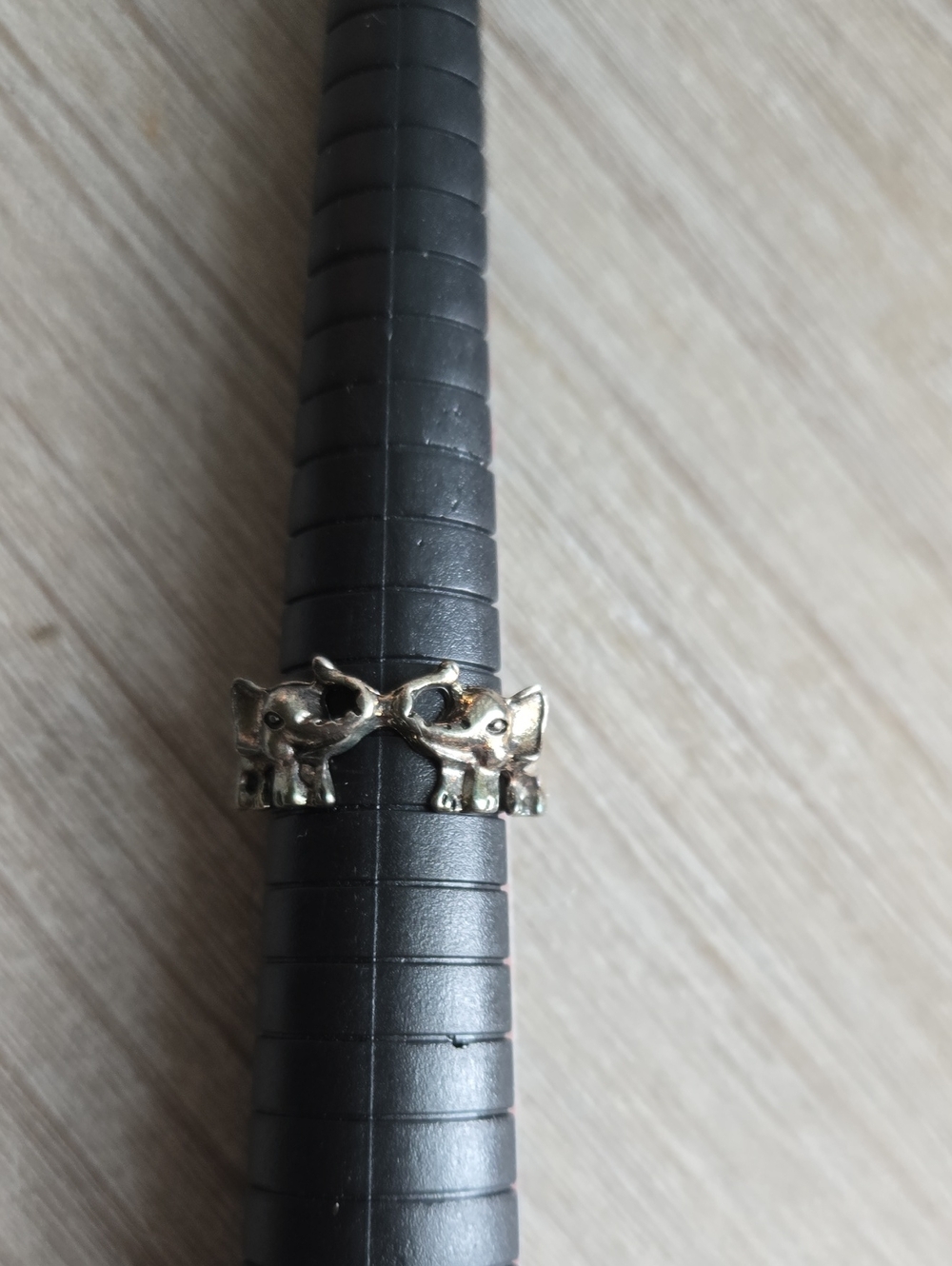 Elephant Motif Gold-Tone Ring.Size 7.